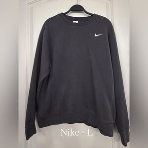 Nike Men's Dark Gray Crewneck Sweatshirt with White Swoosh